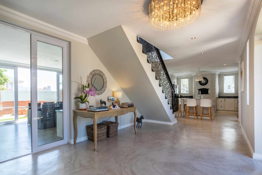 4 Bedroom Property for Sale in Val De Vie Estate Western Cape